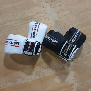 Lined up gloves black & White